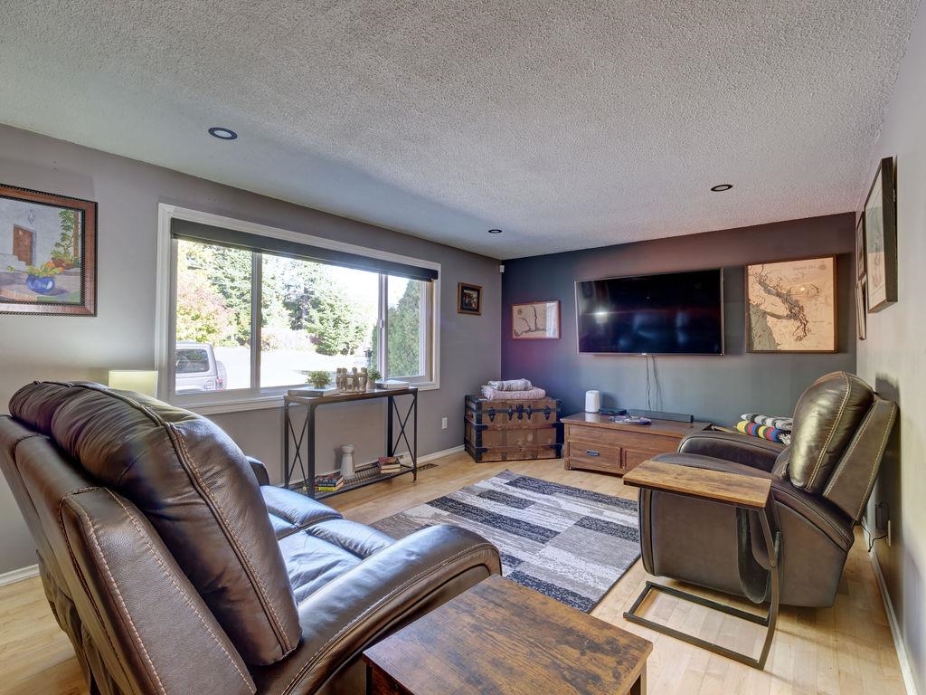 Primary Bathroom Photo of 6275 Norwest Bay Road, Sechelt, BC