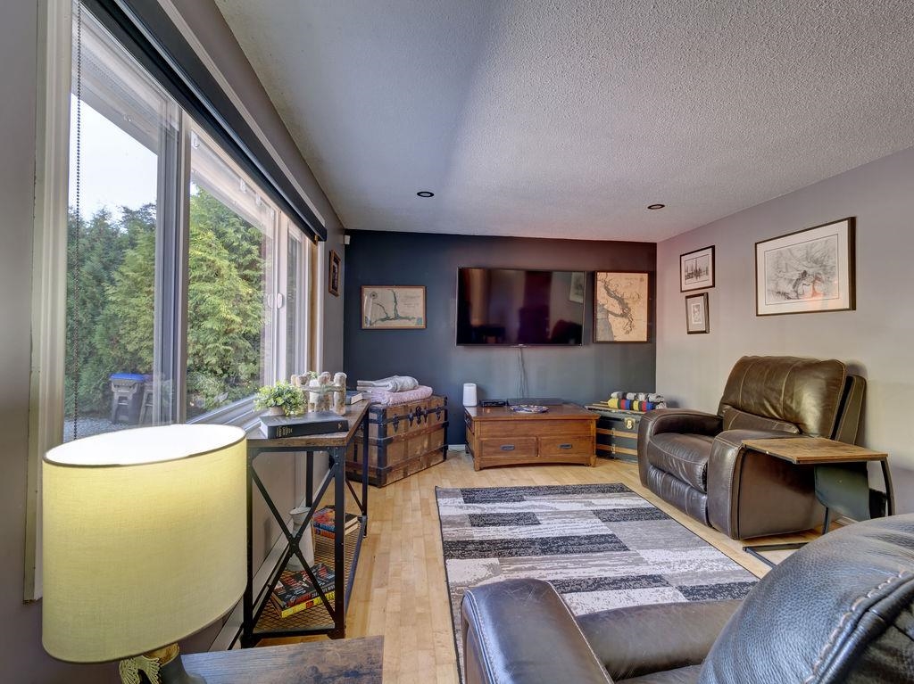 Walk-In Closet Photo of 6275 Norwest Bay Road, Sechelt, BC