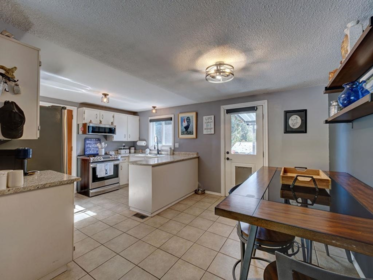 6275 Norwest Bay Road, Sechelt, BC, Sechelt — Single Family Residence for sale