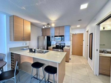2404 977 Mainland Street, Vancouver, BC, Vancouver — Apartment/Condo for sale