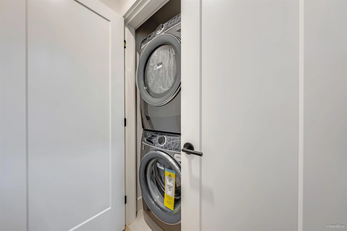 Basement Recreation Room Photo of 3 7893 2nd Street, Burnaby, BC