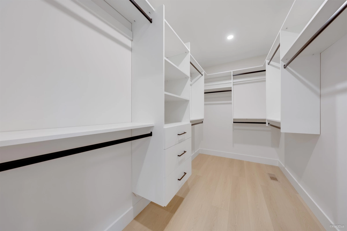 Hallway Photo of 3 7893 2nd Street, Burnaby, BC