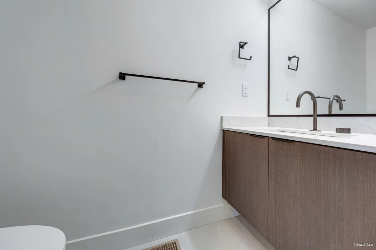 Primary Bathroom Photo of 3 7893 2nd Street, Burnaby, BC