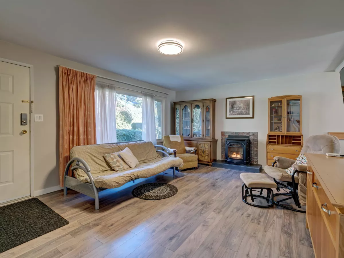 Basement Recreation Room Photo of 4657 Whitaker Road, Sechelt, BC