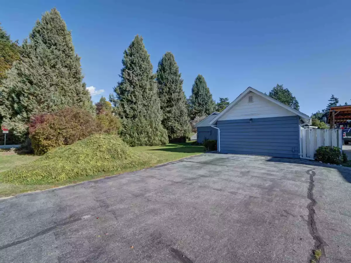 Family Room Photo of 4657 Whitaker Road, Sechelt, BC