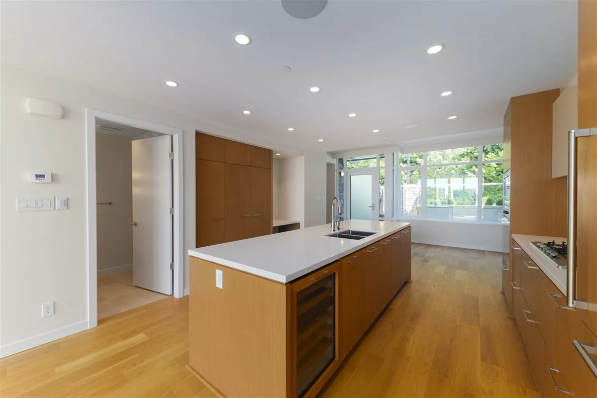 Kitchen Photo of 778 Arthur Erickson Place, West Vancouver, BC