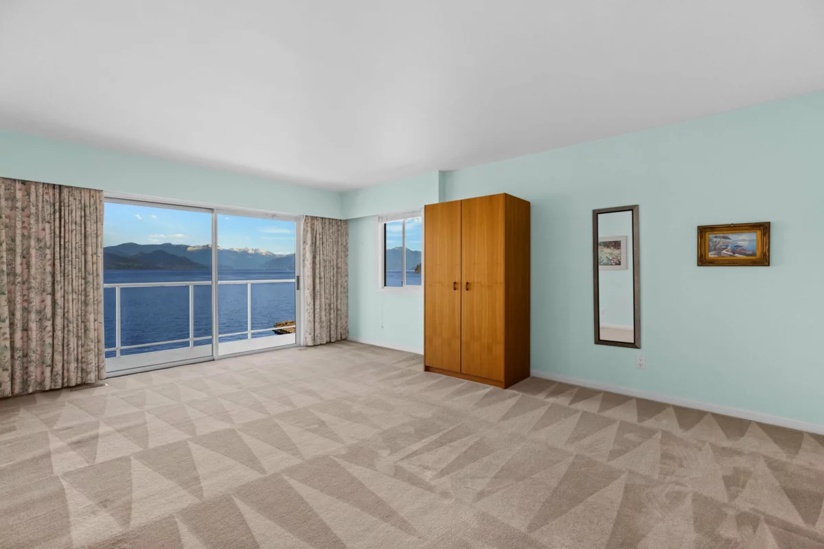 Laundry Room Photo of 4 Strachan Point Road, West Vancouver, BC