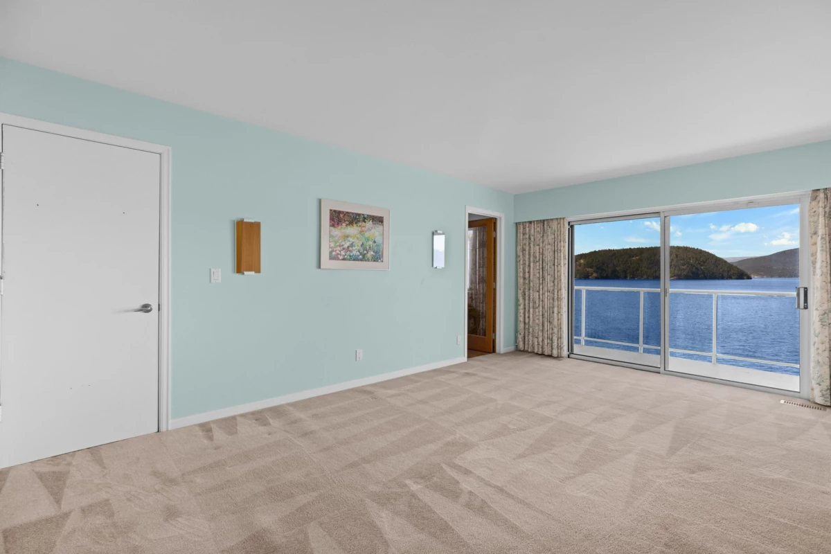 Mudroom Photo of 4 Strachan Point Road, West Vancouver, BC