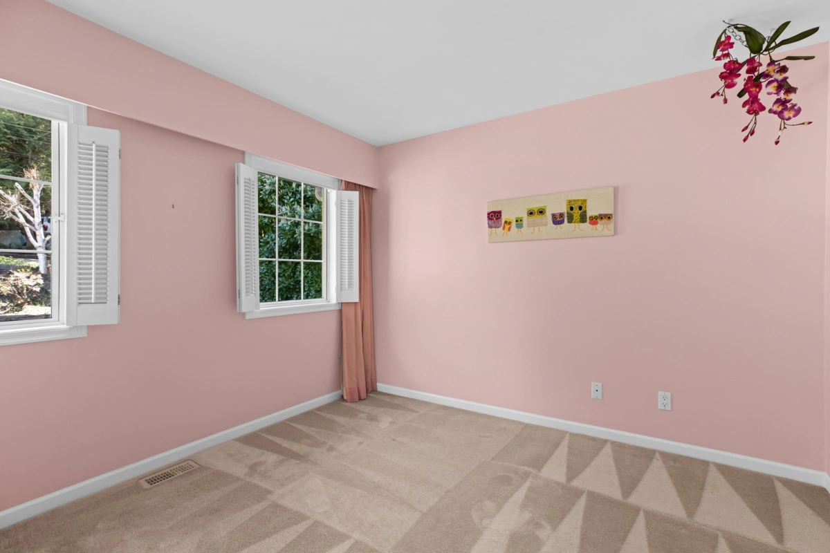 Office / Den Photo of 4 Strachan Point Road, West Vancouver, BC