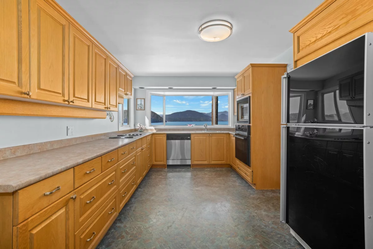 Primary Bedroom Photo of 4 Strachan Point Road, West Vancouver, BC