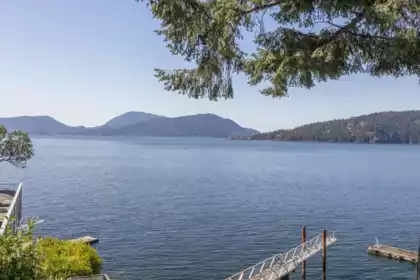 4 Strachan Point Road, West Vancouver, BC, Lions Bay — 4 bed single family residence for sale