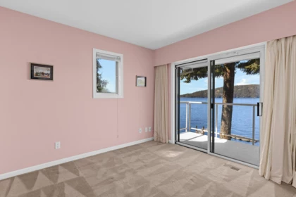 Powder Room Photo of 4 Strachan Point Road, West Vancouver, BC