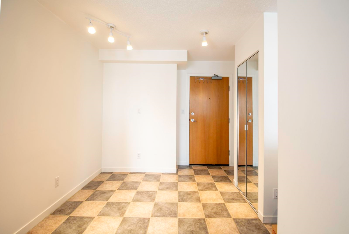 Dining Area Photo of 2510 63 Keefer Place, Vancouver, BC