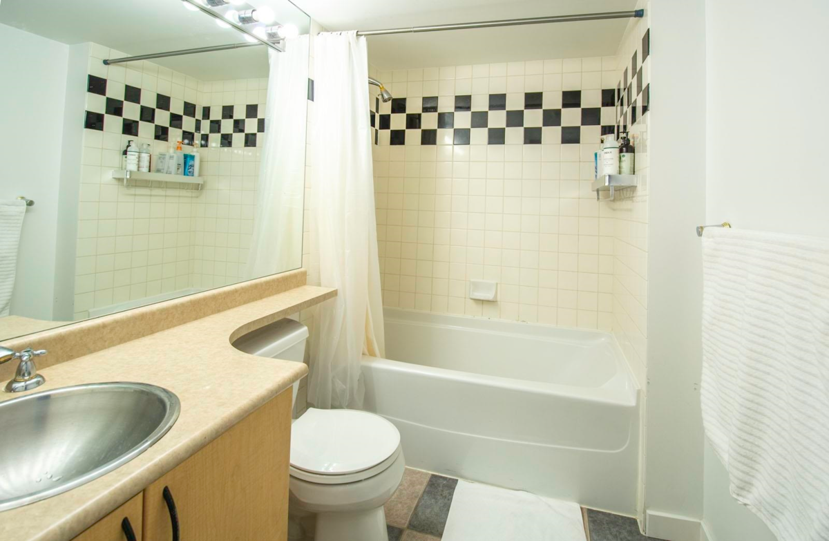 Family Room Photo of 2510 63 Keefer Place, Vancouver, BC