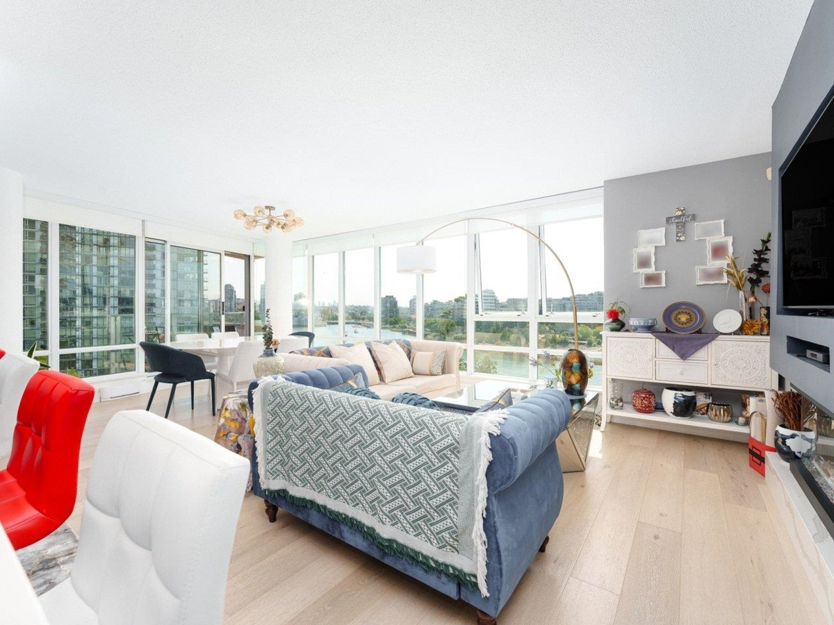 Dining Area Photo of 1006 980 Cooperage Way, Vancouver, BC