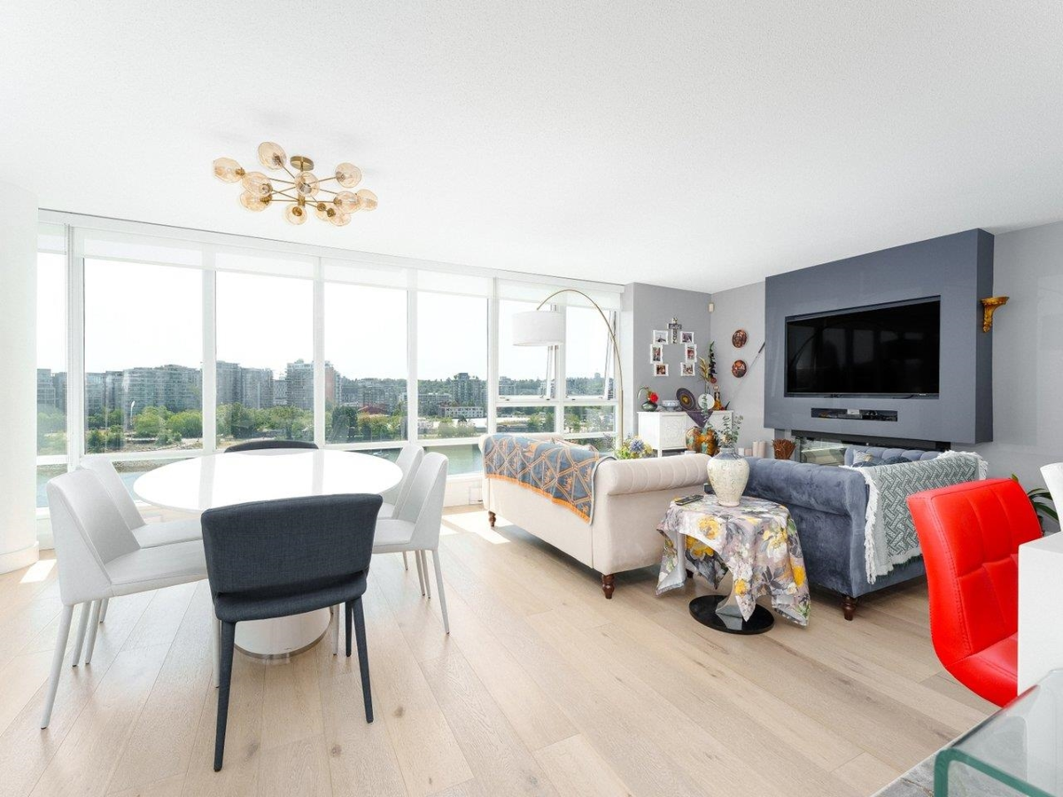 Entry Foyer Photo of 1006 980 Cooperage Way, Vancouver, BC