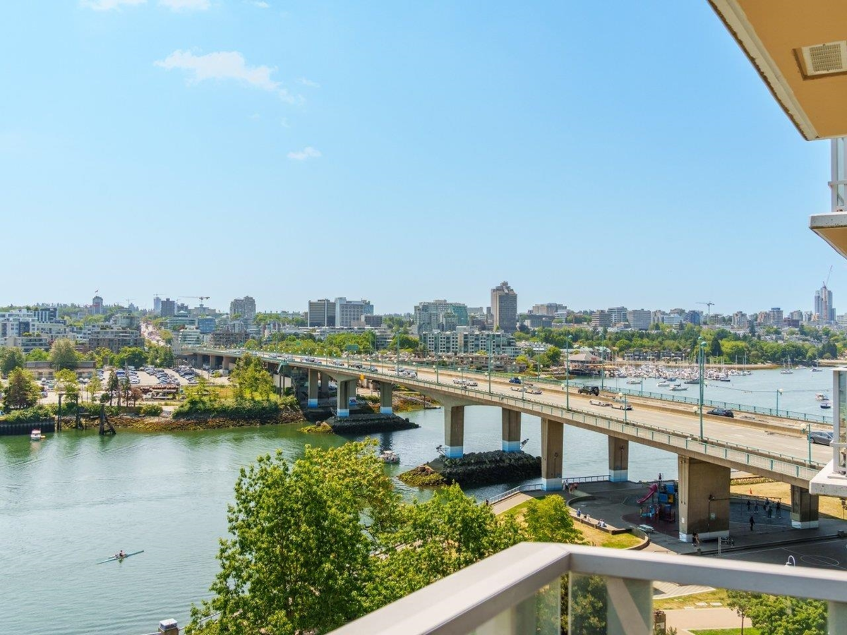 Garden / Landscaping Photo of 1006 980 Cooperage Way, Vancouver, BC