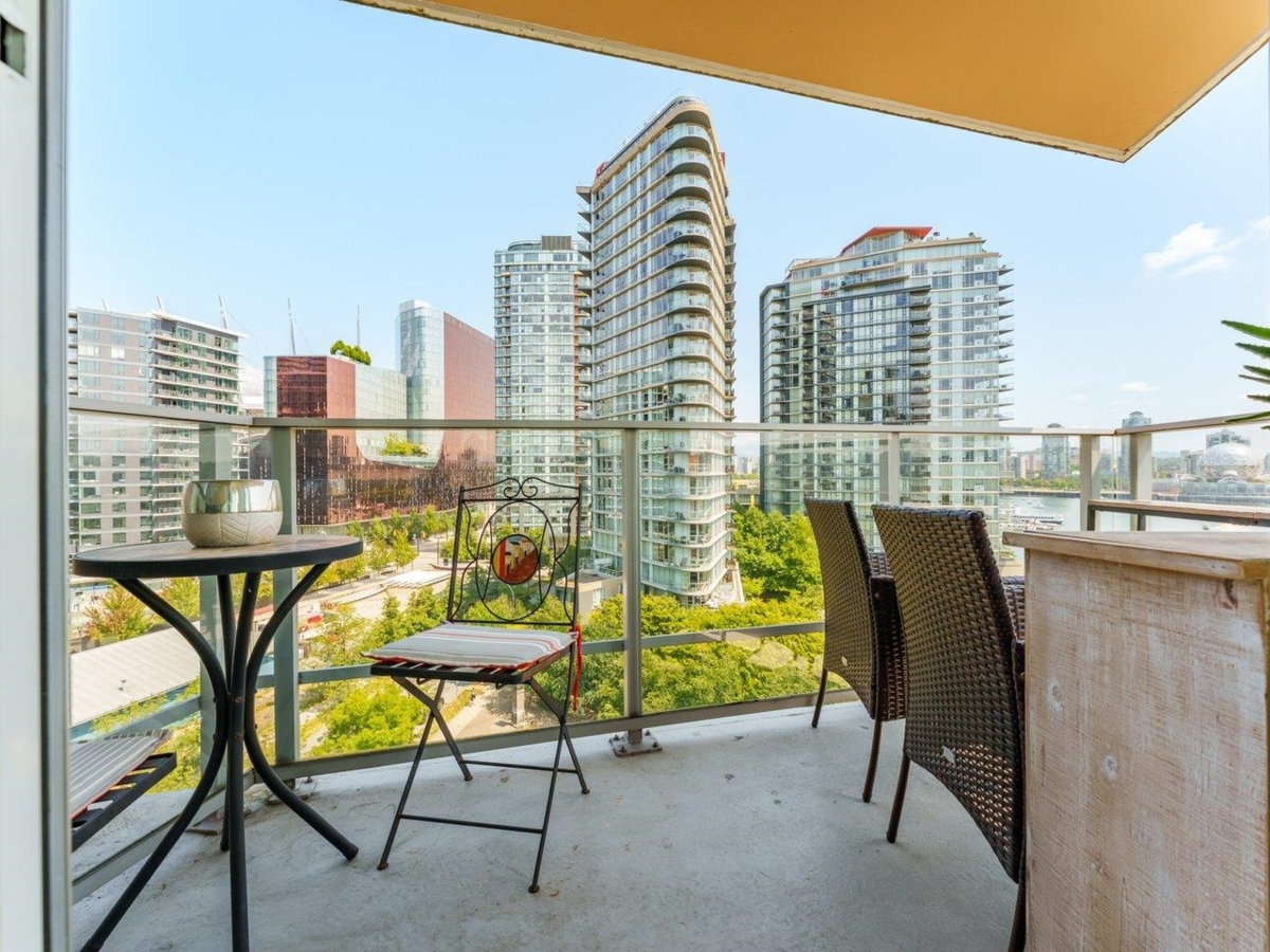 Outdoor Deck Photo of 1006 980 Cooperage Way, Vancouver, BC