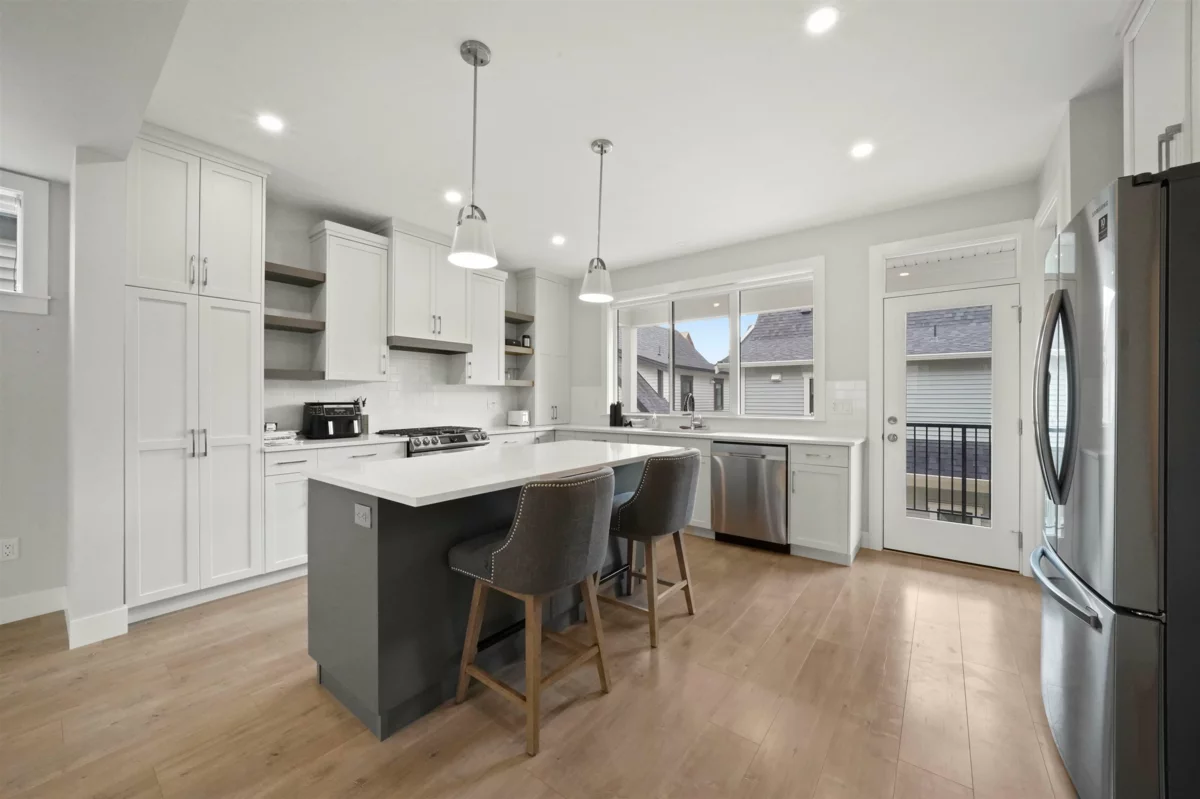 Living Room Photo of 7837 Cedarbrook Road, Chilliwack, BC