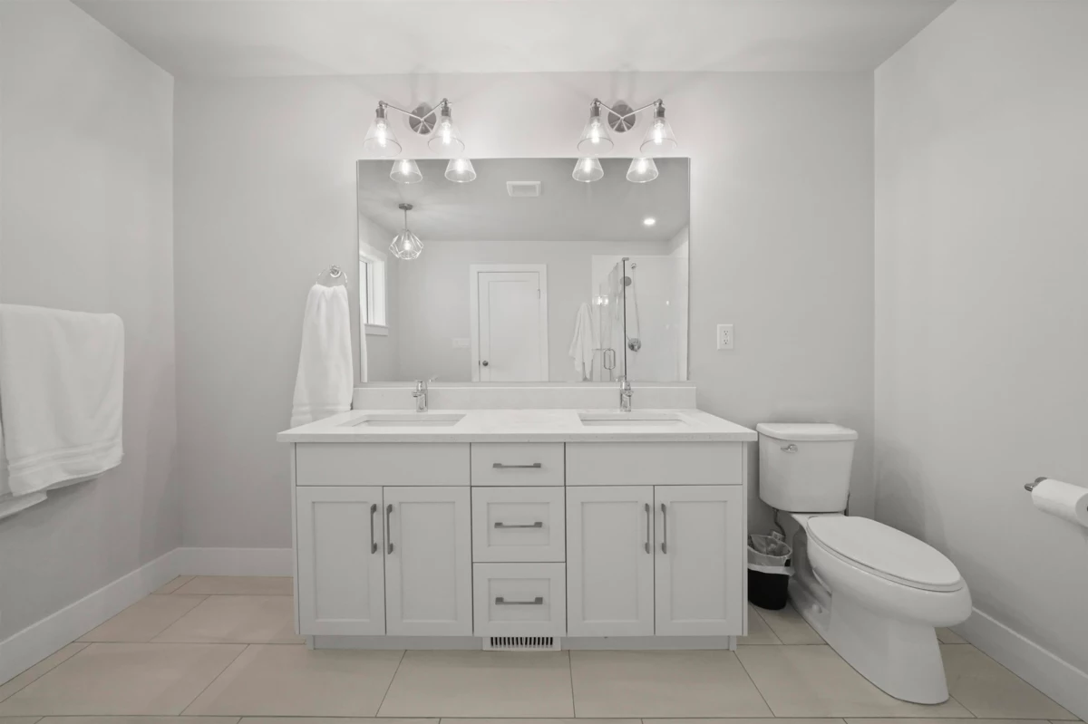 Primary Bathroom Photo of 7837 Cedarbrook Road, Chilliwack, BC