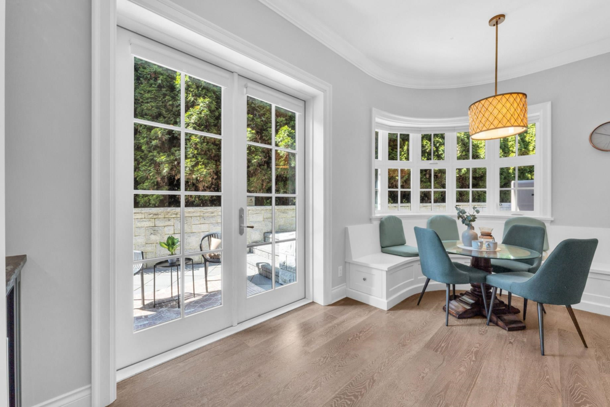 Kitchen Photo of 4348 Erwin Drive, West Vancouver, BC