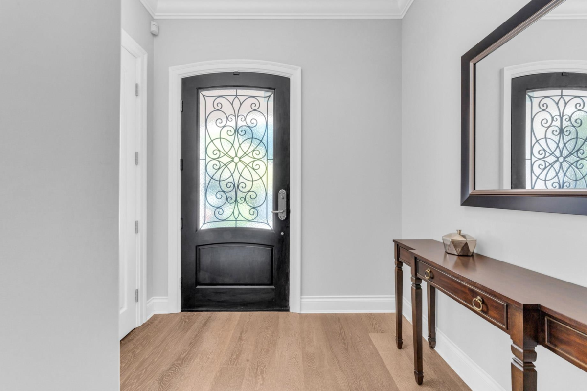 Living Room Photo of 4348 Erwin Drive, West Vancouver, BC