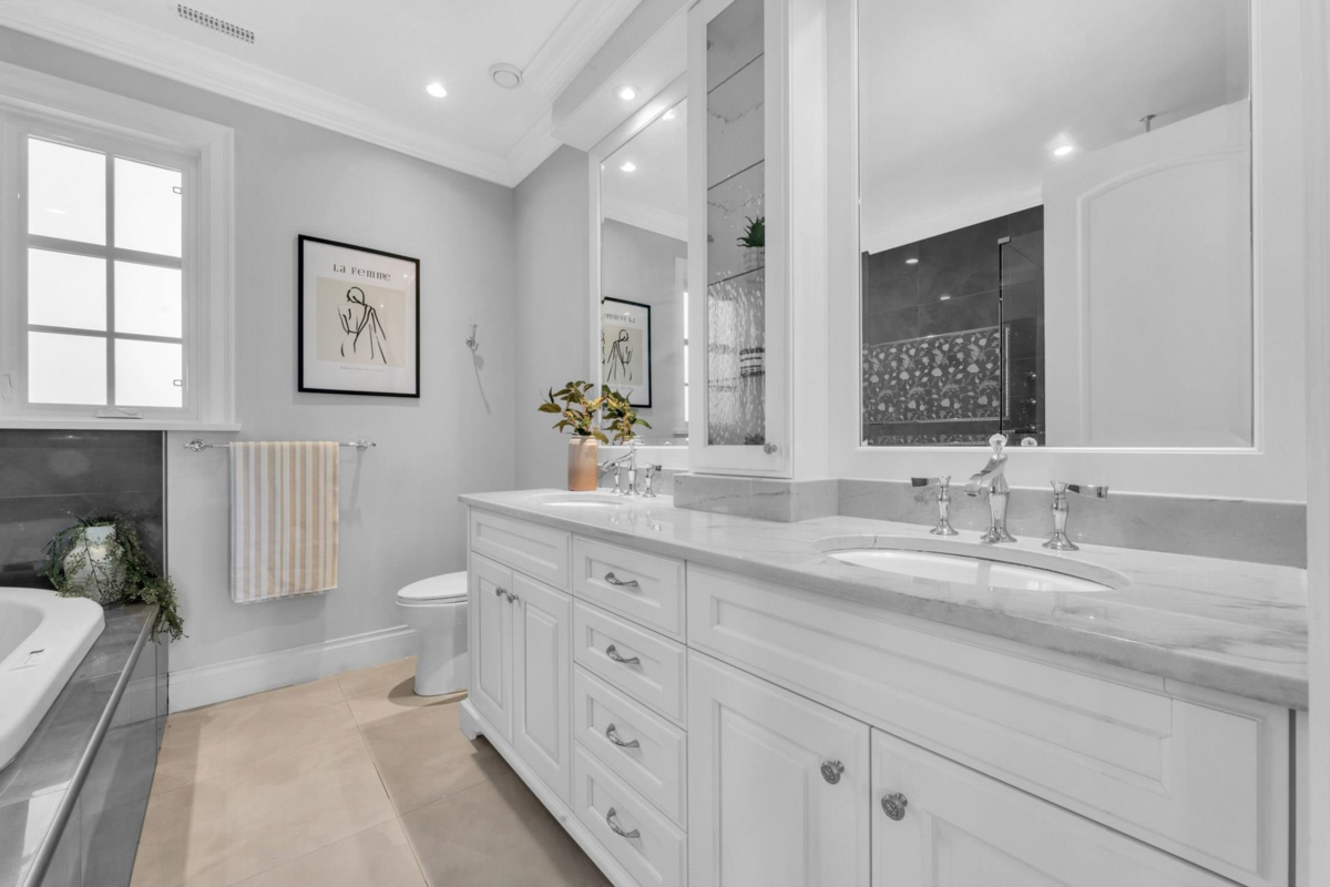 Mudroom Photo of 4348 Erwin Drive, West Vancouver, BC