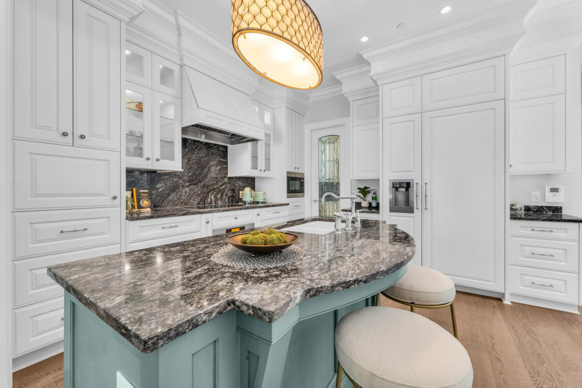 Primary Bathroom Photo of 4348 Erwin Drive, West Vancouver, BC