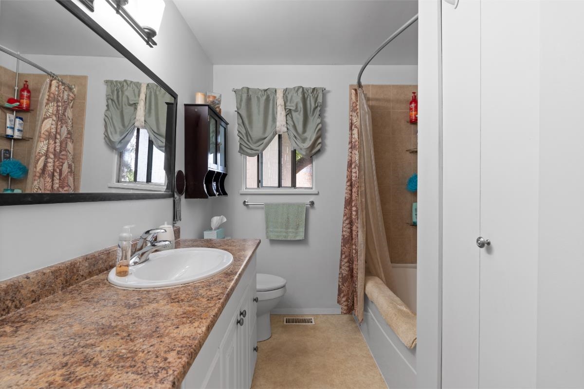 Bedroom 2 Photo of 11829 218 Street, Maple Ridge, BC