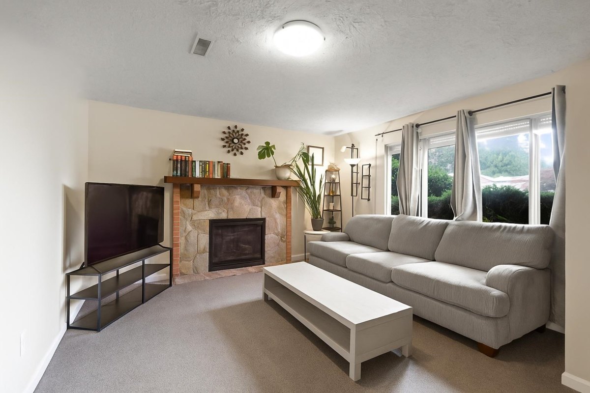 Bedroom 3 Photo of 11829 218 Street, Maple Ridge, BC