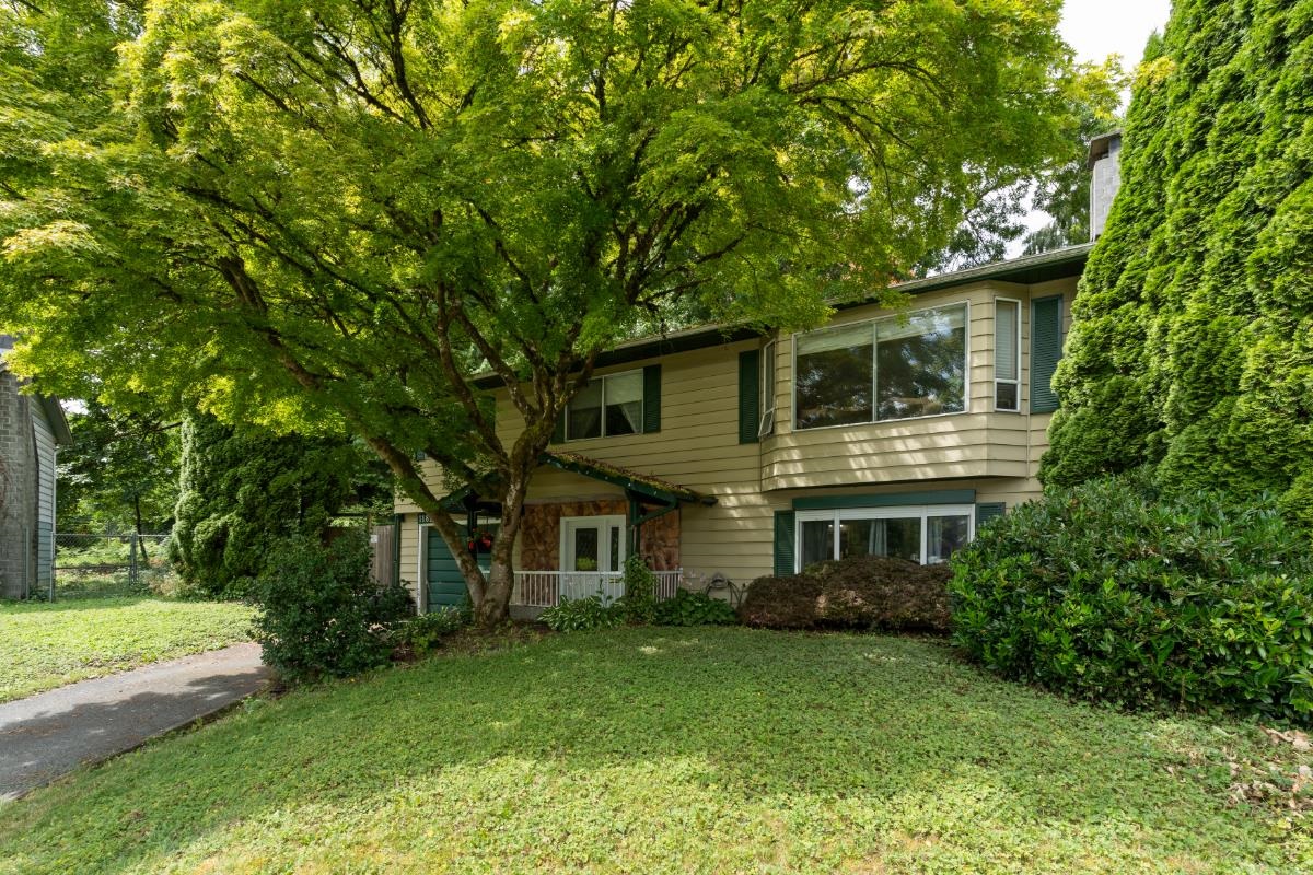 Front Yard Photo of 11829 218 Street, Maple Ridge, BC