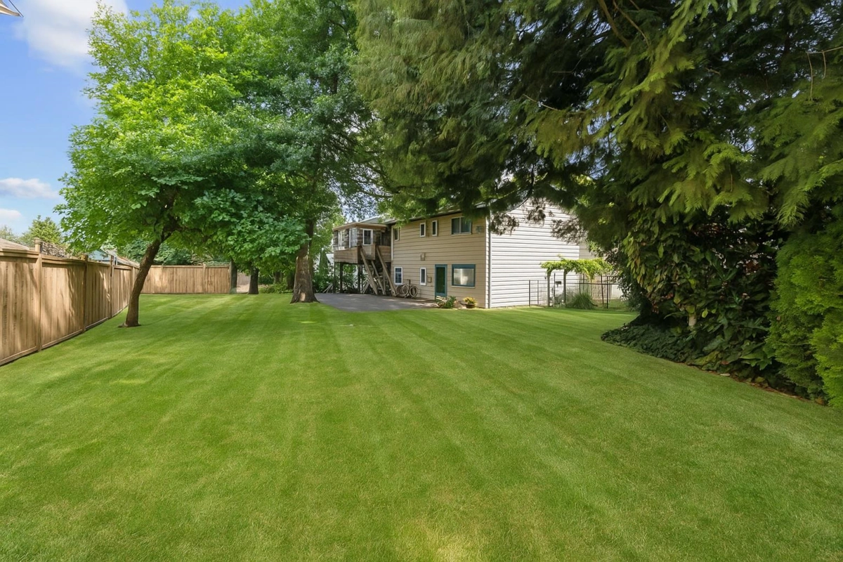 Garage Interior Photo of 11829 218 Street, Maple Ridge, BC