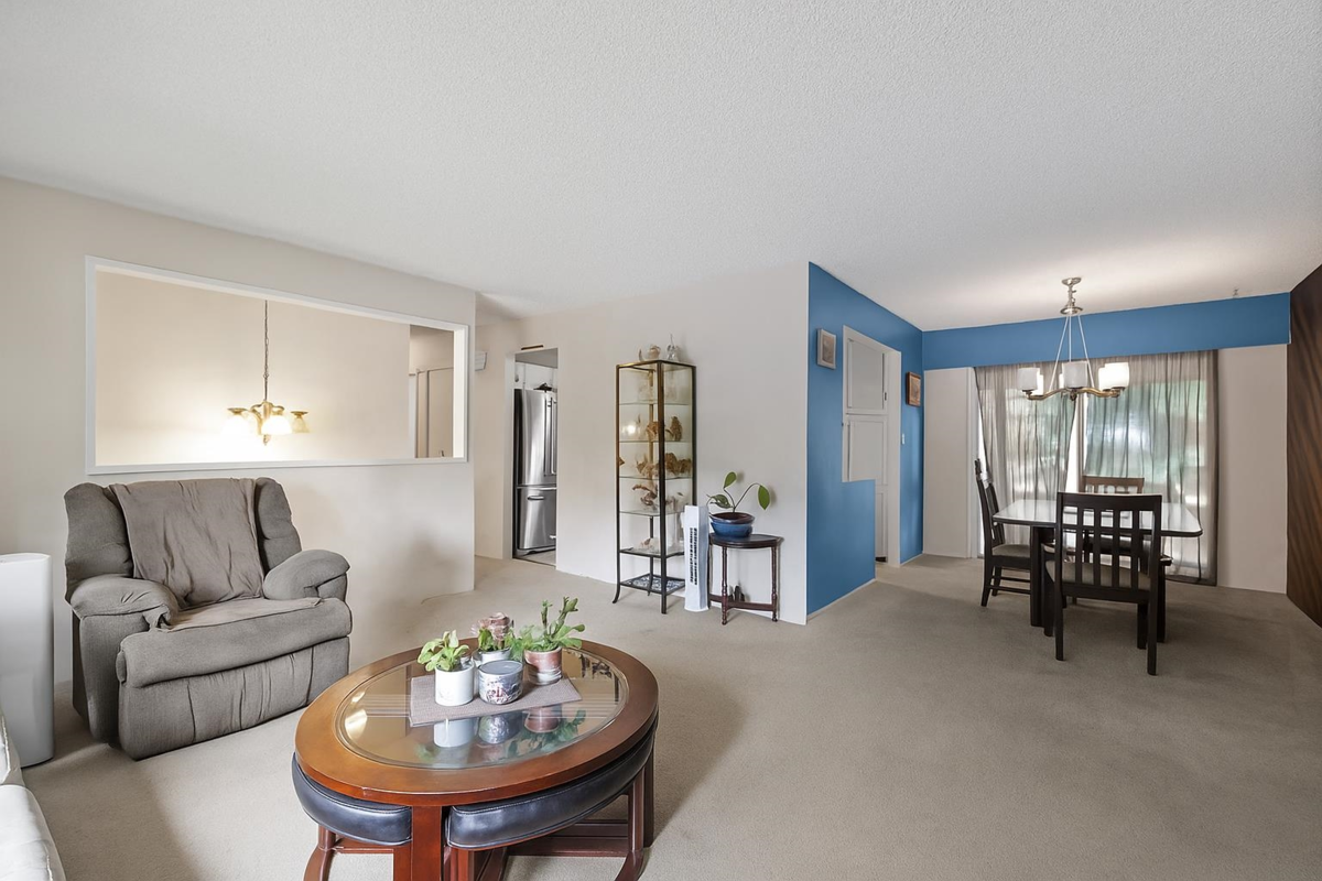 Kitchen Photo of 11829 218 Street, Maple Ridge, BC
