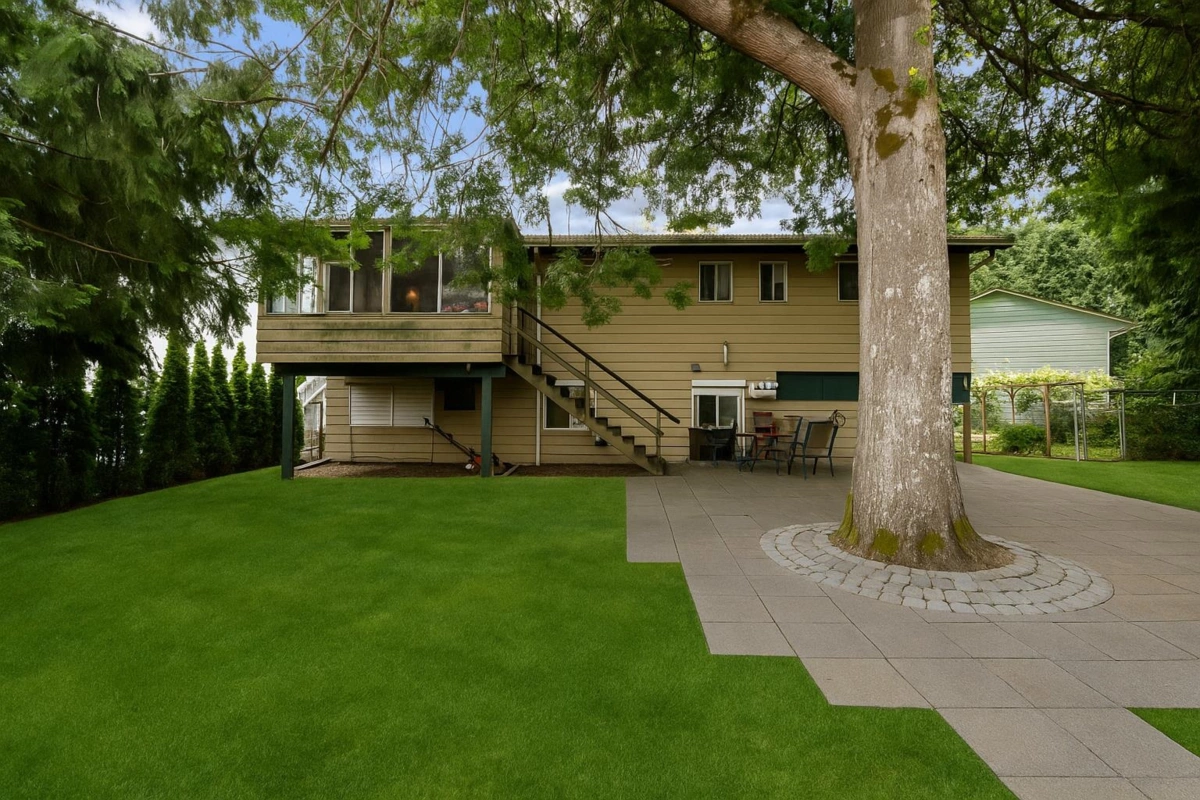 Laundry Room Photo of 11829 218 Street, Maple Ridge, BC