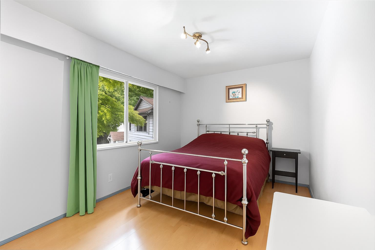 Primary Bedroom Photo of 11829 218 Street, Maple Ridge, BC