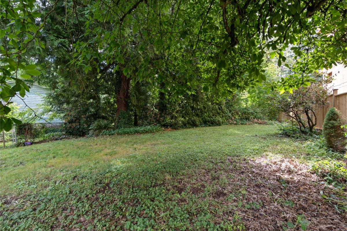 Staircase Photo of 11829 218 Street, Maple Ridge, BC