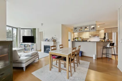 501 683 Victoria Park West, North Vancouver, BC, North Vancouver — Apartment/Condo for sale