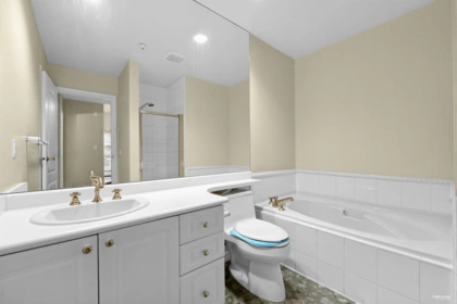 Office / Den Photo of 328 5735 Hampton Place, Vancouver, BC