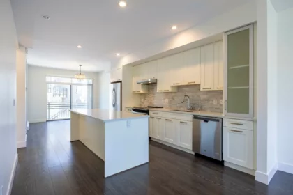Kitchen Photo of 11 9989 E Barnston Drive, Surrey, BC