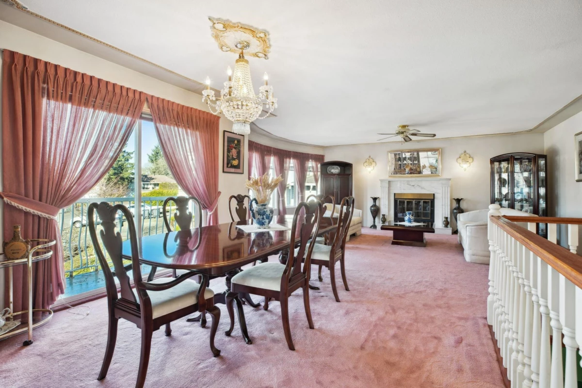 Breakfast Nook Photo of 8710 151 Street, Surrey, BC