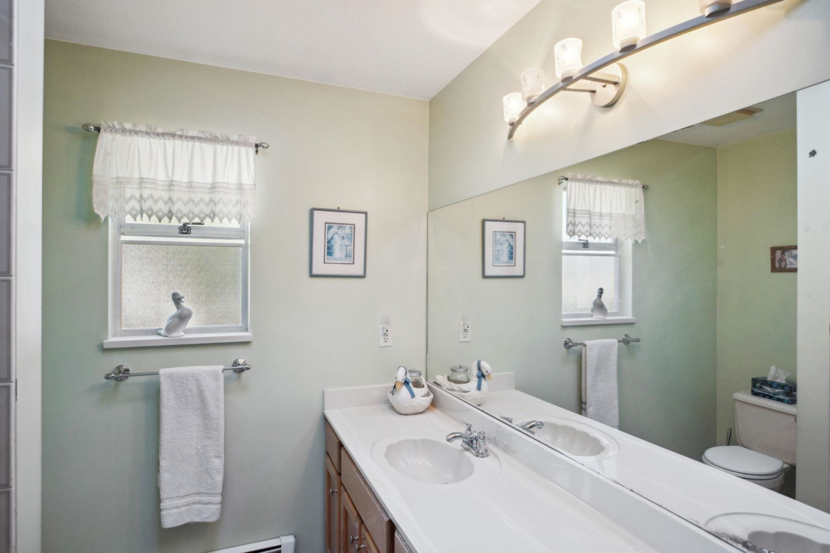 Mudroom Photo of 8710 151 Street, Surrey, BC