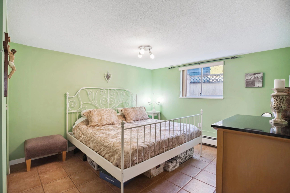 Swimming Pool Photo of 8710 151 Street, Surrey, BC