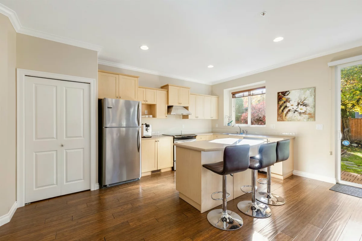 Breakfast Nook Photo of 1078 Euphrates Crescent, Port Coquitlam, BC