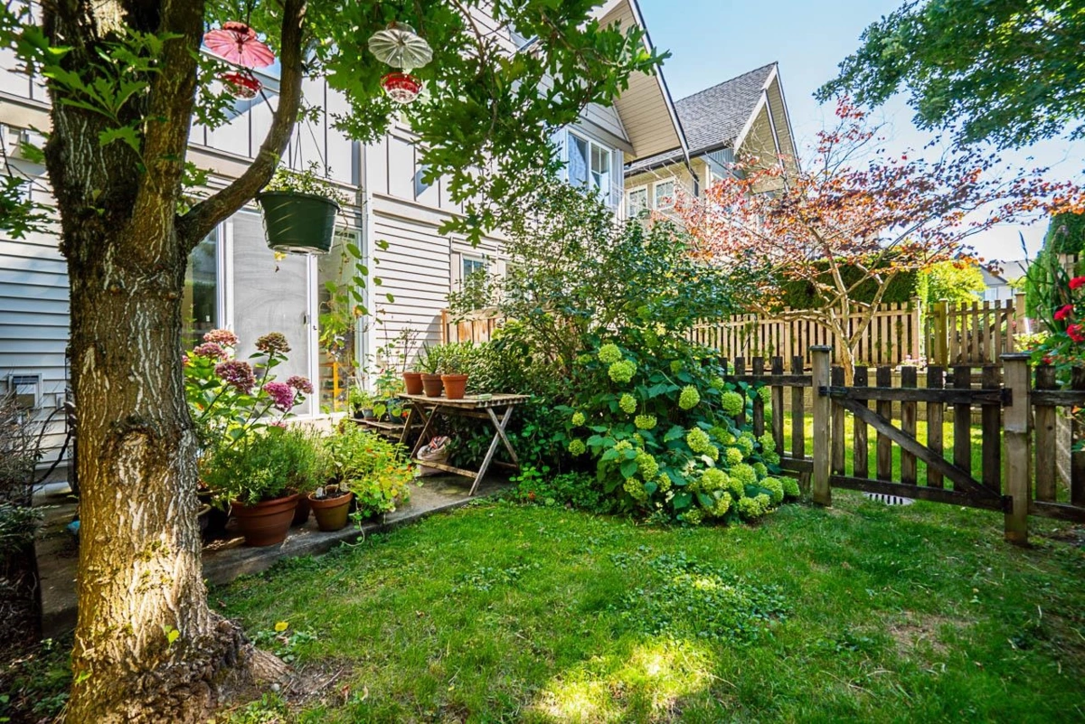 Garden / Landscaping Photo of 133 2501 161a Street, Surrey, BC