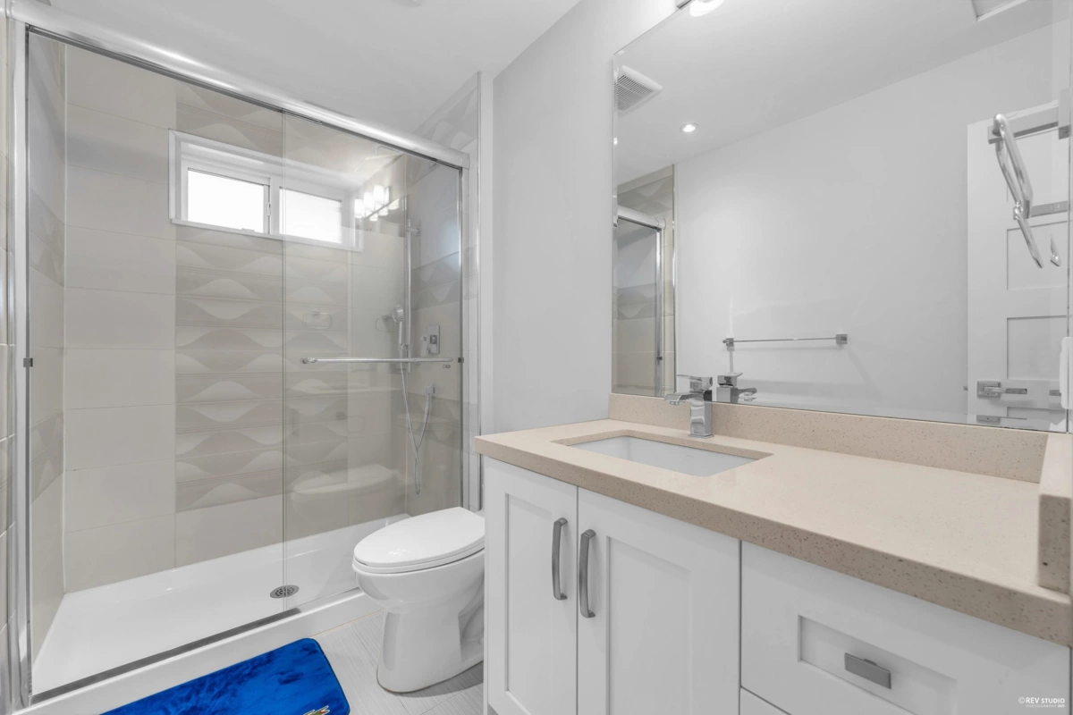 Entry Foyer Photo of 6640 Goldsmith Drive, Richmond, BC