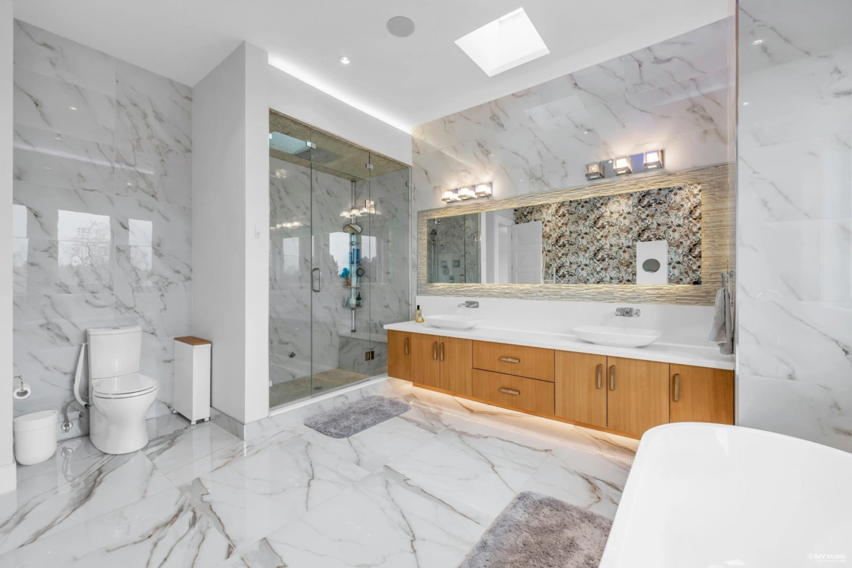 Guest Bathroom Photo of 6640 Goldsmith Drive, Richmond, BC