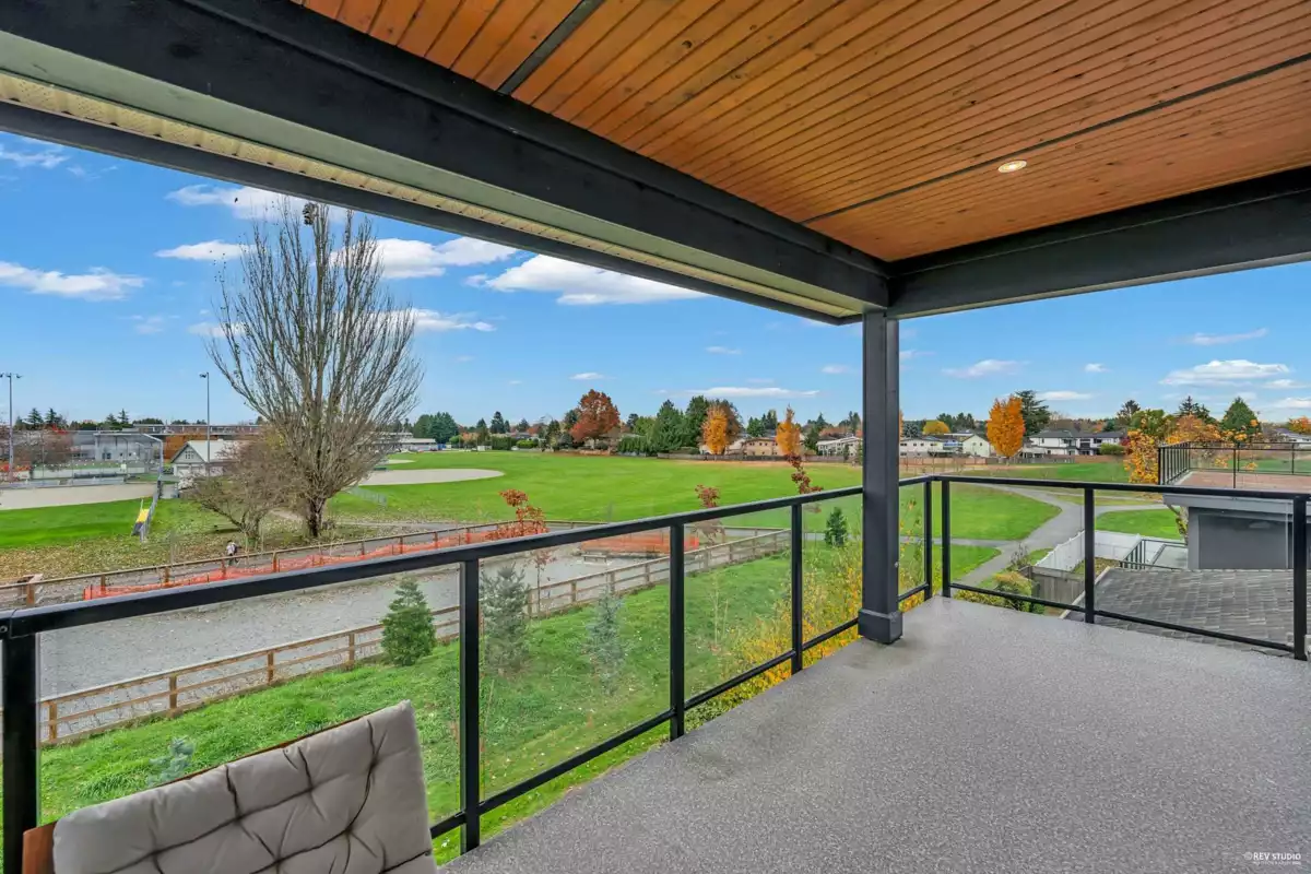 Hallway Photo of 6640 Goldsmith Drive, Richmond, BC