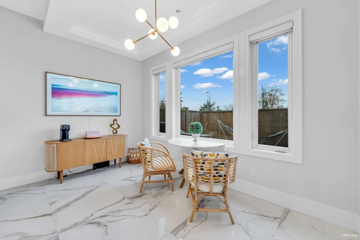 Kitchen Island Photo of 6640 Goldsmith Drive, Richmond, BC