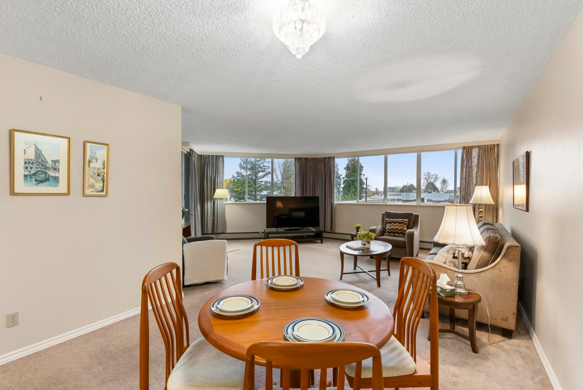 Kitchen Island Photo of 308 11881 88 Avenue, Delta, BC