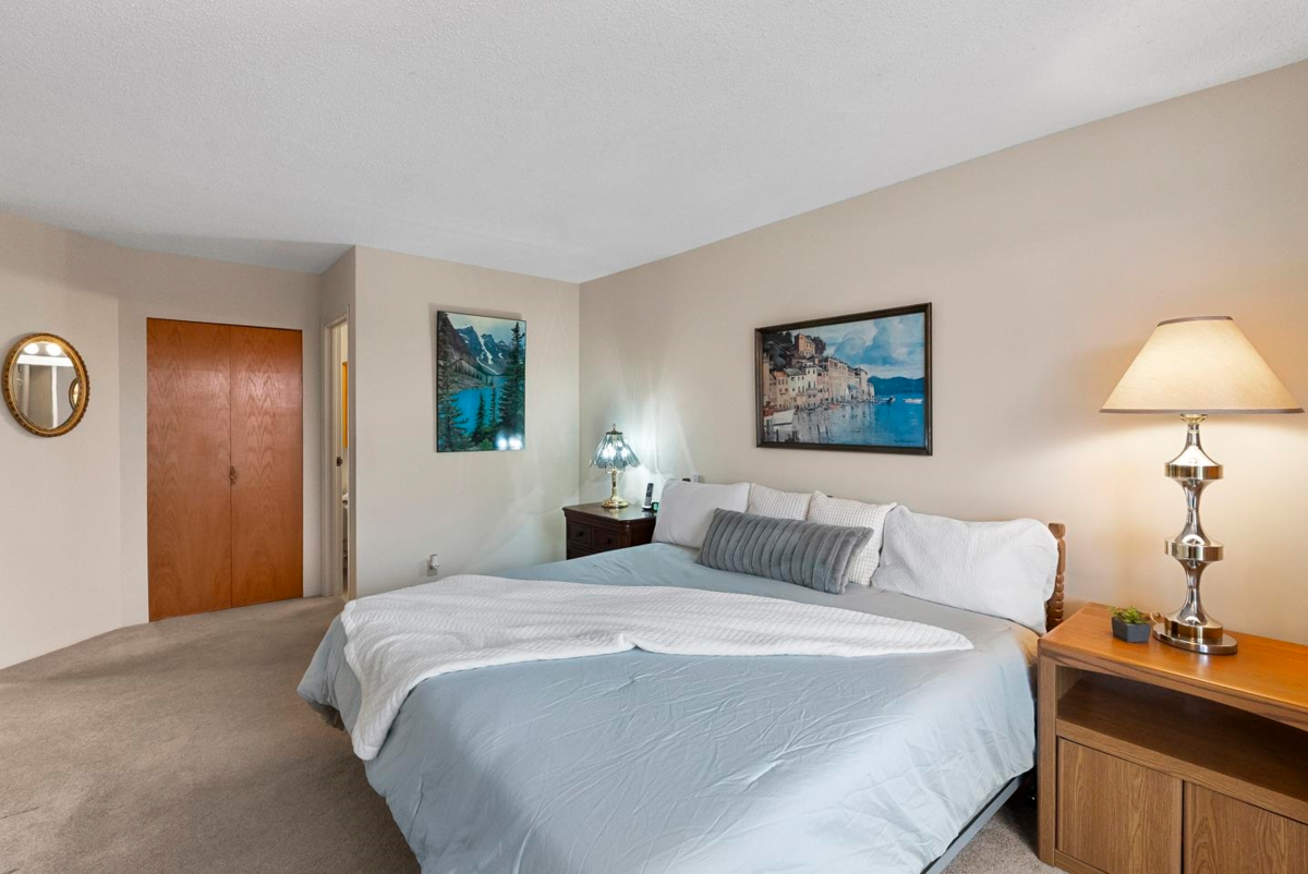 Powder Room Photo of 308 11881 88 Avenue, Delta, BC